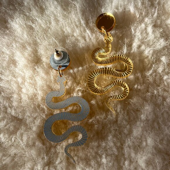 Snake Earrings - Picture 2 of 3